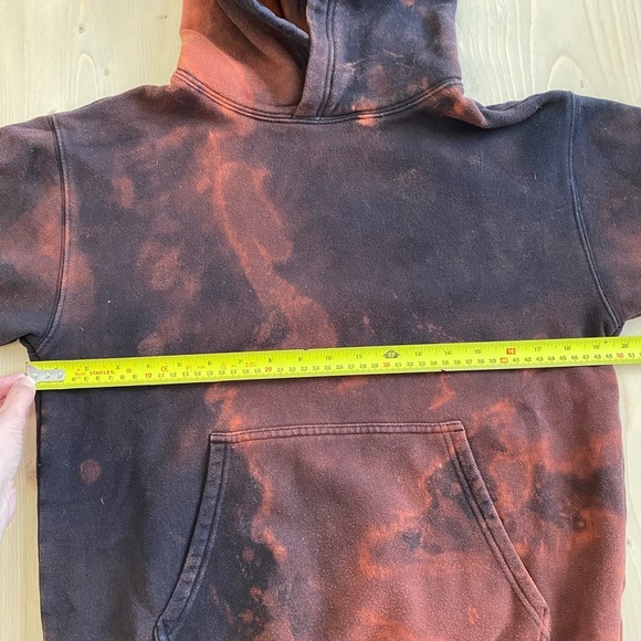 Aritzia TNA The Perfect Hoodie Bleach Tie Dye - Picture 14 of 15